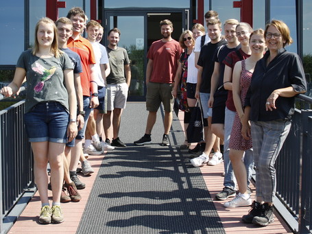 Gruppenbild Exkursion zum Fenster- und Fassadenhersteller Wigger